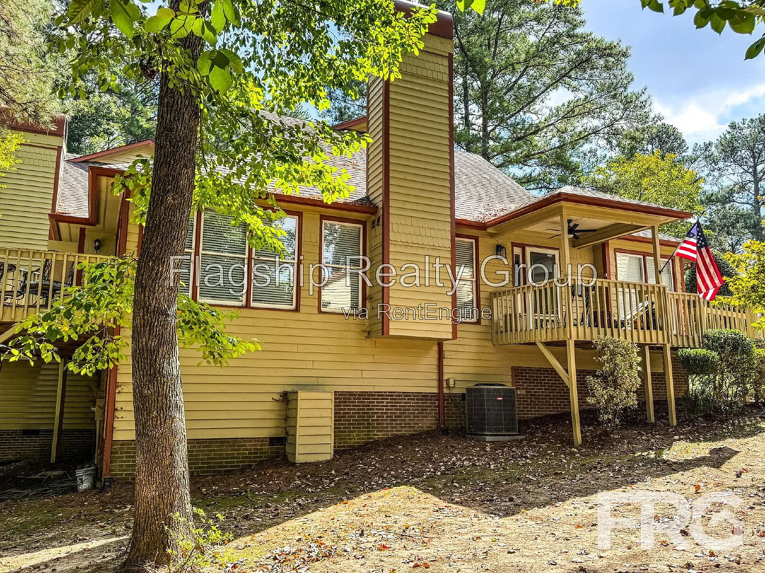 3 bed, 3.0 bath, 1527 sqft, $2,000 — Photo 2