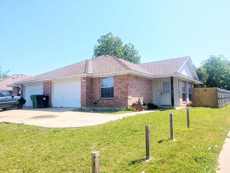 3908 Stuart Rd — Photo 1