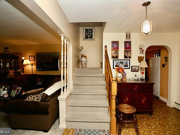 5th image of 7433 Zimmerman Ave