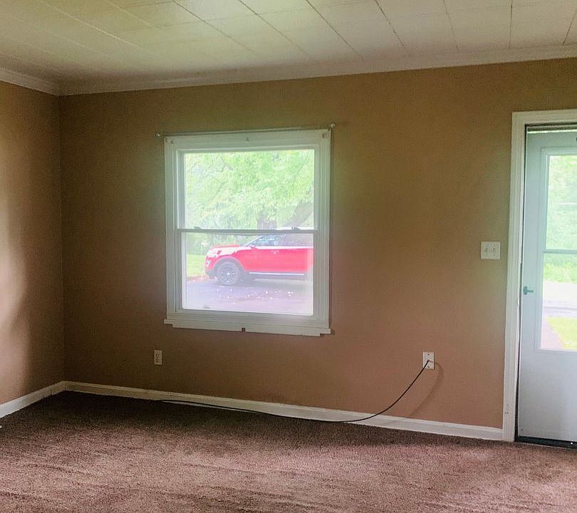 2nd image of 99 Fairmont Dr APT 10