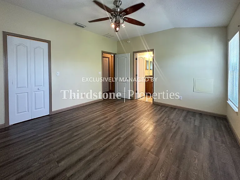 1660 Biscayne Bay Cir — Photo 8