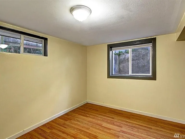 5514 11th Ave NE — Photo 7