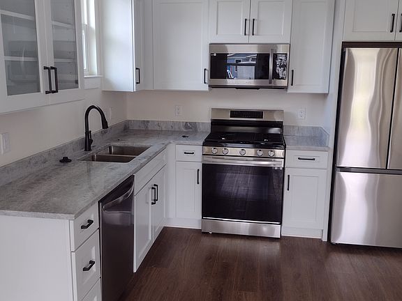 5th image of 1212B E Baars St