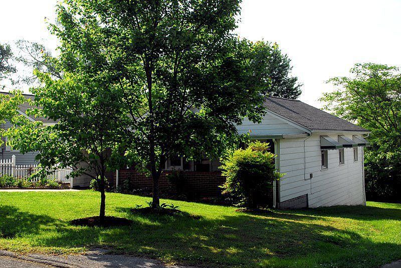 1445 Marion