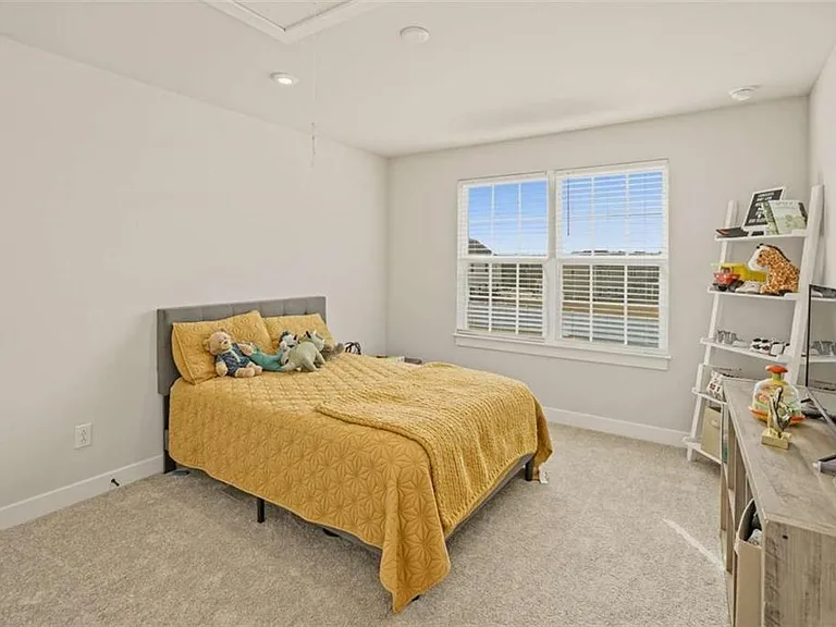 305 Meuse Ln — Photo 22