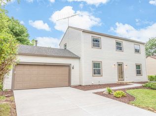 1421 Carleton Ave, Naperville, IL 60565