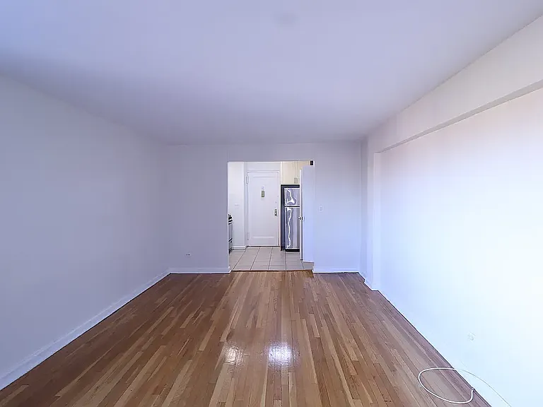 9960 64th Ave #6R — Photo 4