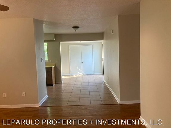 5th image of 180 SE Villas Ct