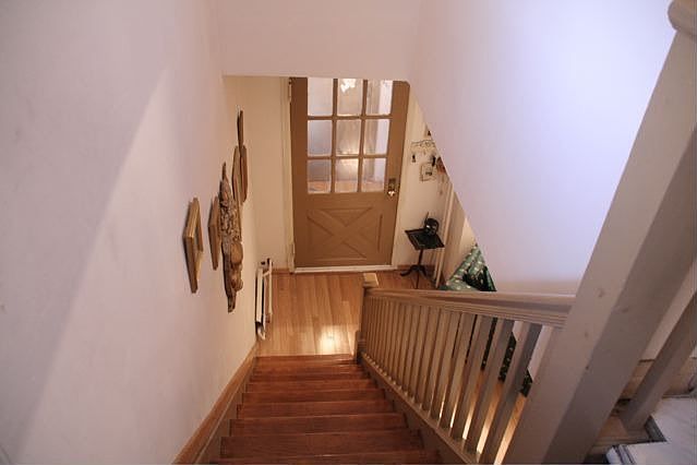 stairway to bedrooms
