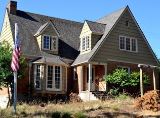 607 NW A St, Grants Pass, OR 97526