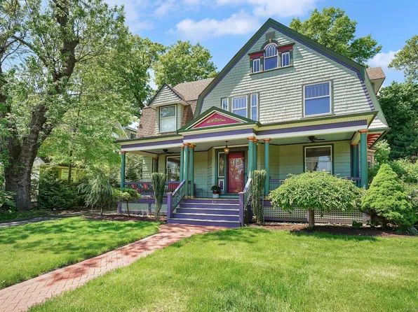 19 North Beacon Street, Hartford, CT 06105