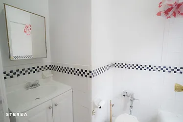 Rented by Sterea Agency