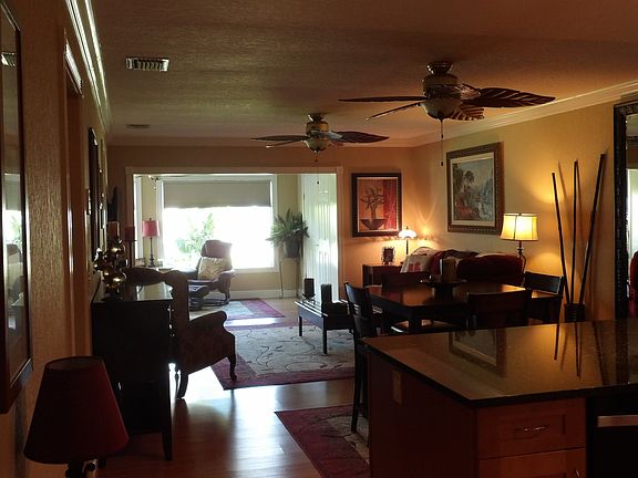 Entry view - open floor plan