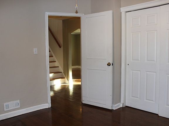 5th image of 1094 Arlington Ave