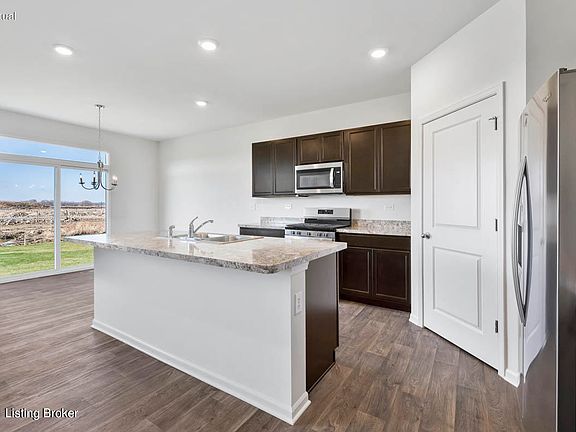 4th image of 2800 Triplett Woods Ct