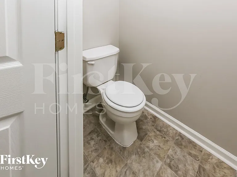 200 Summer Hill Dr — Photo 15