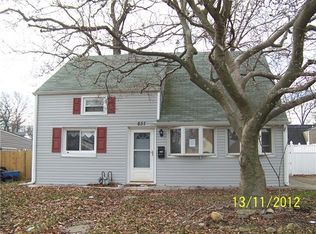 837 Bobwhite Ln, Secane, PA 19018