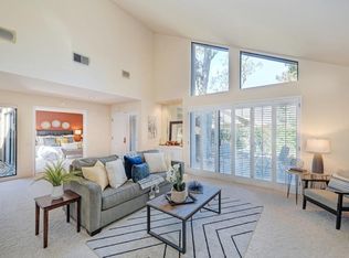 2000 Promontory Point Ln, Gold River, CA 95670