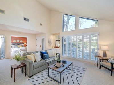 2000 Promontory Point Ln, Gold River, CA, 95670