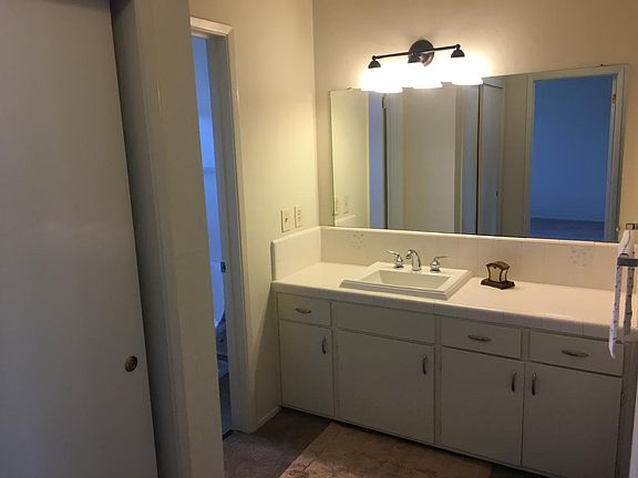 3rd image of 1630 Ottawa Ct APT K