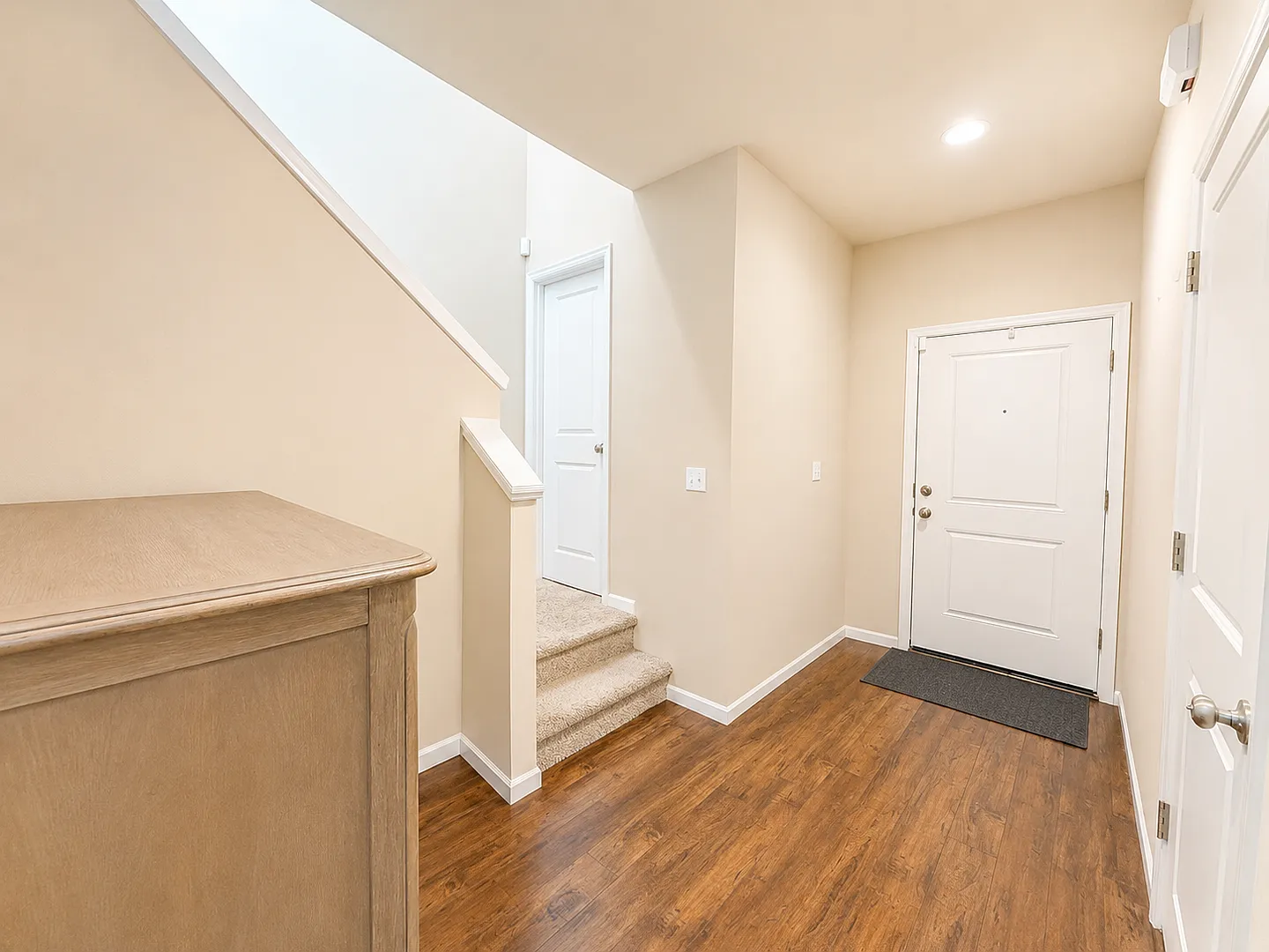 Large 4 Bedroom Home with EV Charger and Solar in Bethany Area — Photo 3