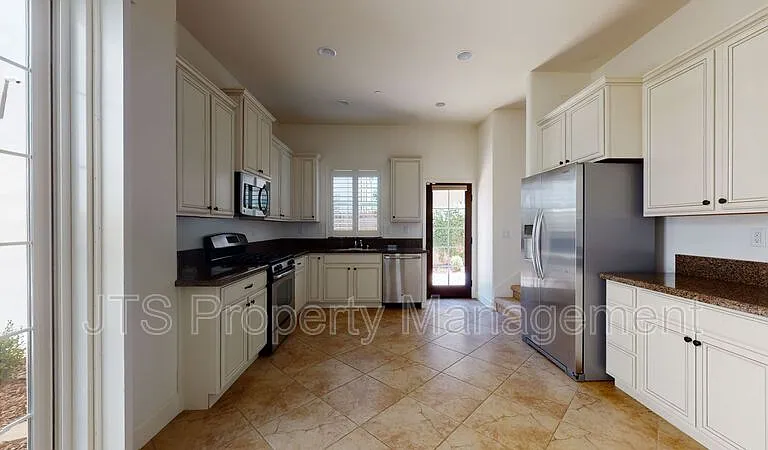 1349 Piper Pl — Photo 9