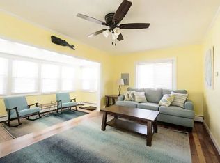 105 Cottage Ave, Portsmouth, RI 02871