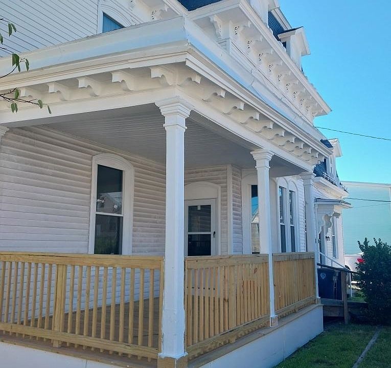 1st image of 14 Mulberry St #3
