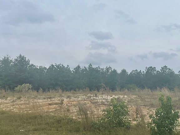 5th image of 4090 Travellers Rd