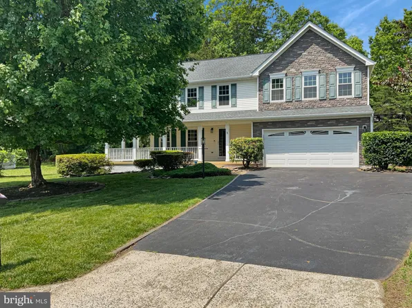 15346 Bevanwood Dr, Woodbridge, VA 22193