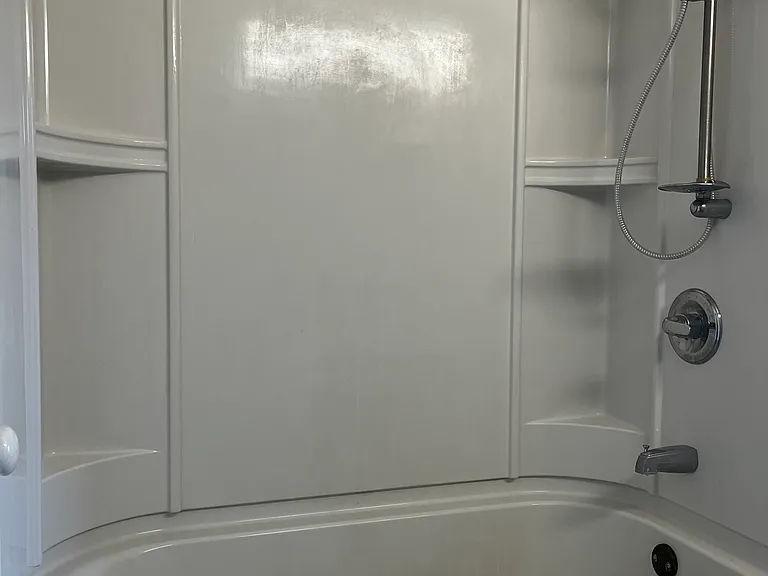 Upstairs Full Bathroom - Shower/Tub