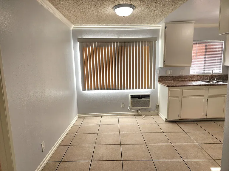 127 S Avenue 64 — Photo 6