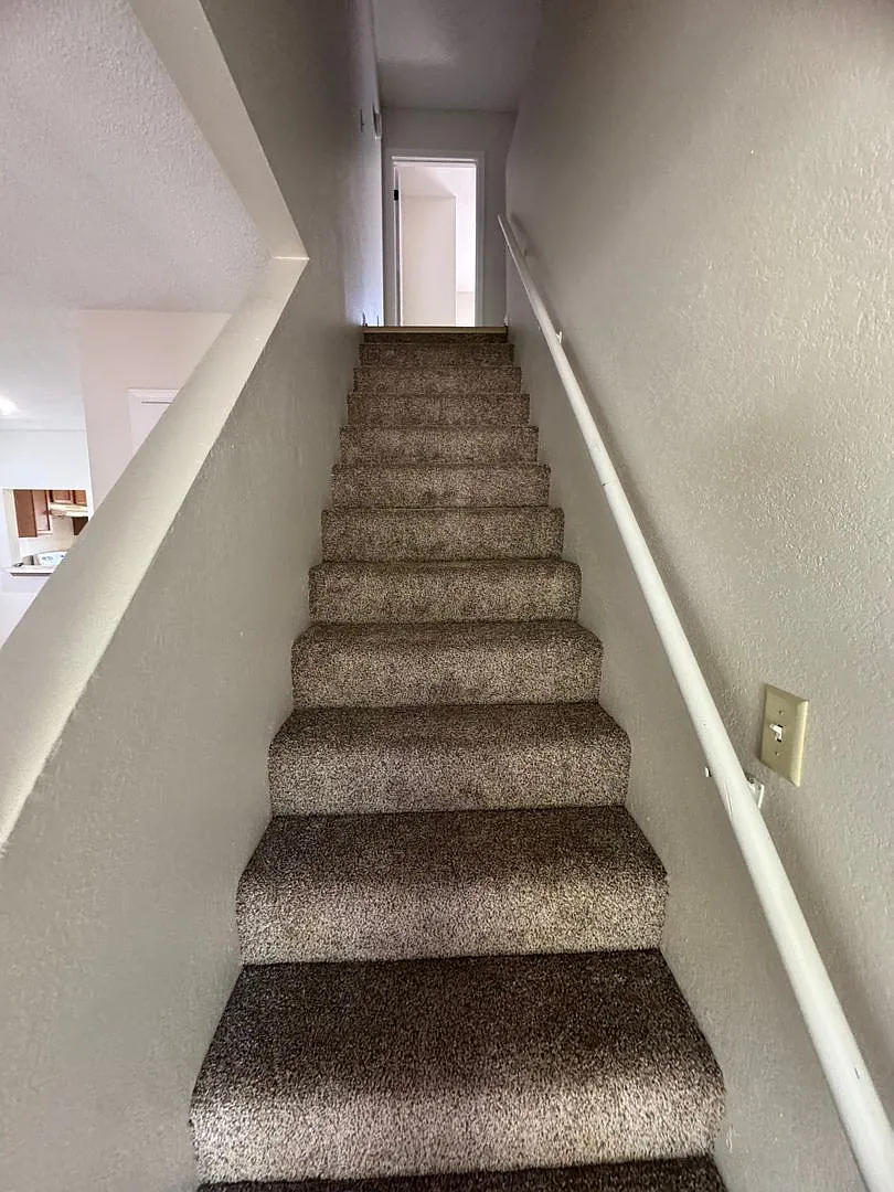 675-677 W. Country Squire Ct. — Photo 4