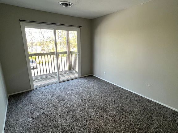 5th image of 3374 Heatherton Dr APT 4