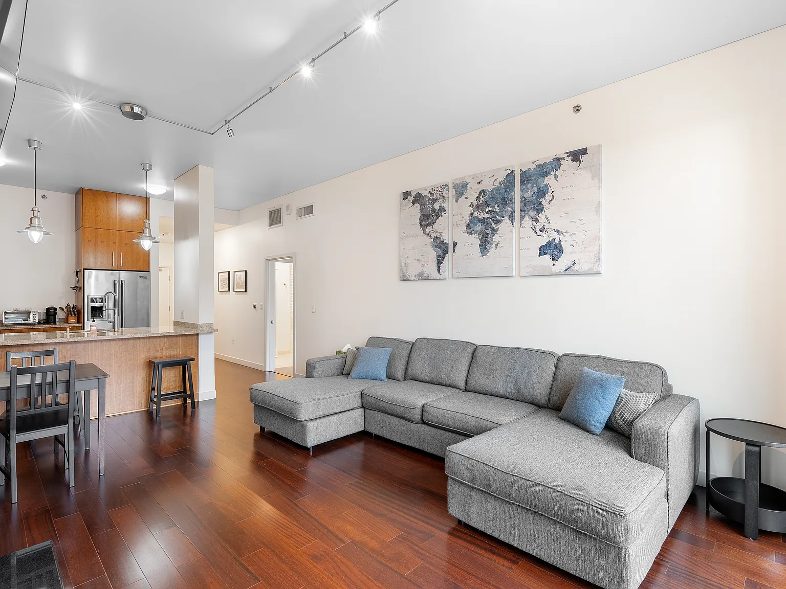 2 bed, 1056 sqft, $3,400 — Photo 4