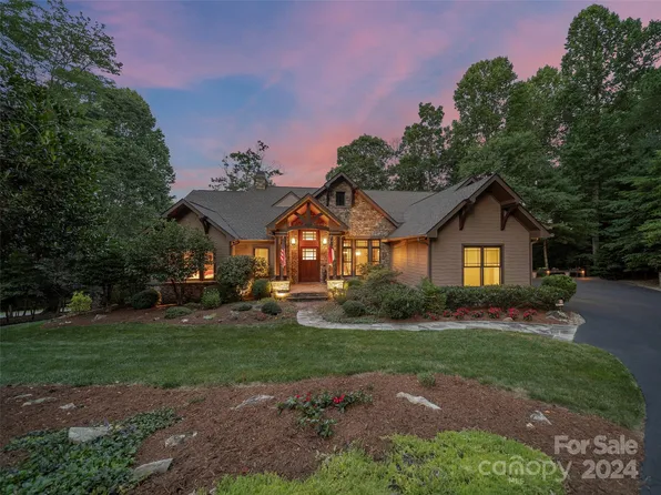 108 Bobby Jones Dr, Hendersonville, NC 28739