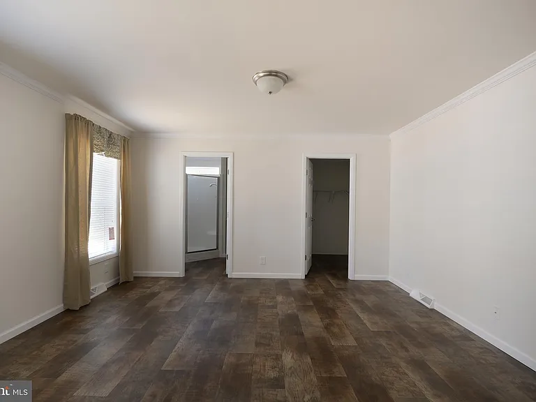 6 Edgewater Dr — Photo 5
