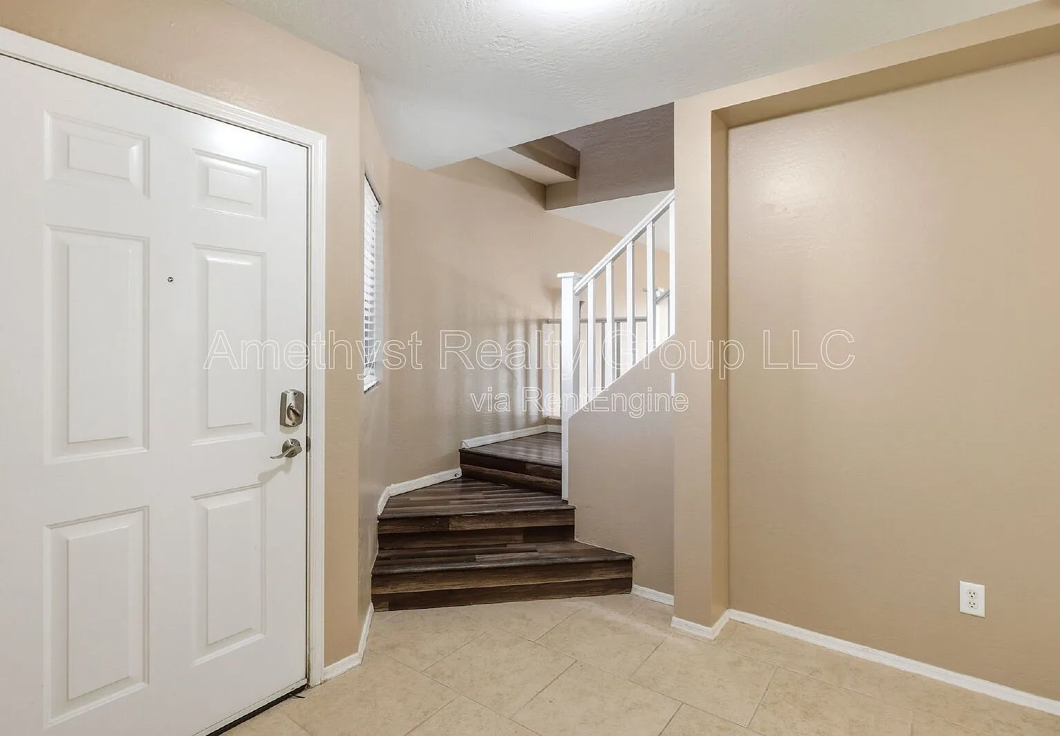4 bed, 2.5 bath, 2154 sqft, $1,895 — Photo 4
