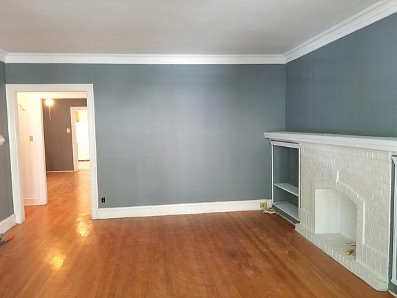 4th image of 5620 N Spaulding Ave Floor 1