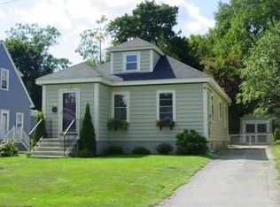21 Whitwell Ave, Newport, RI 02840