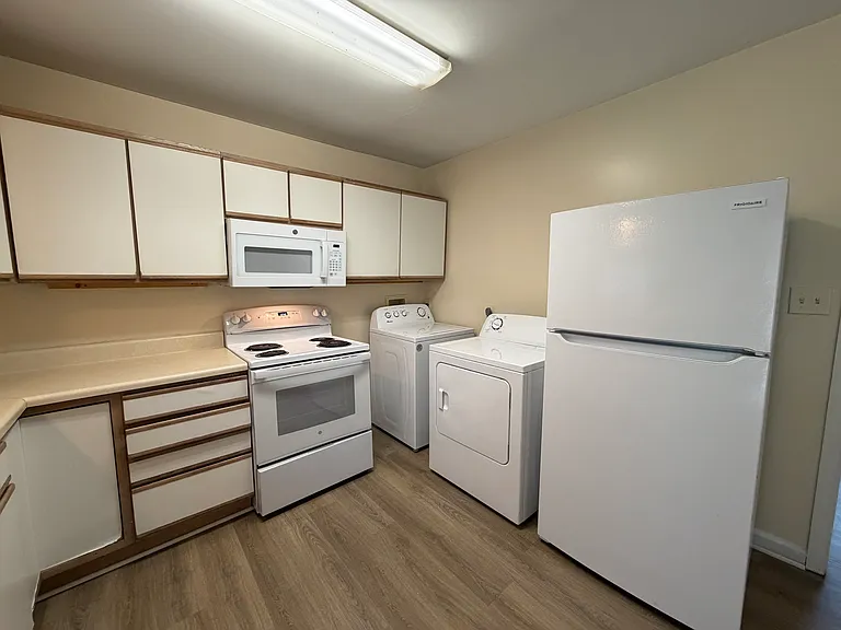 111 McConville Rd #B — Photo 9