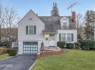 21 Devonshire Rd, Cedar Grove, NJ 07009