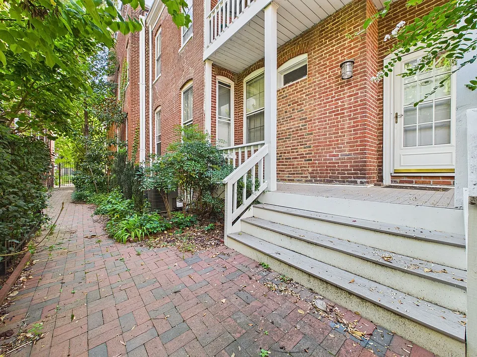 2204 W Grace St #1B