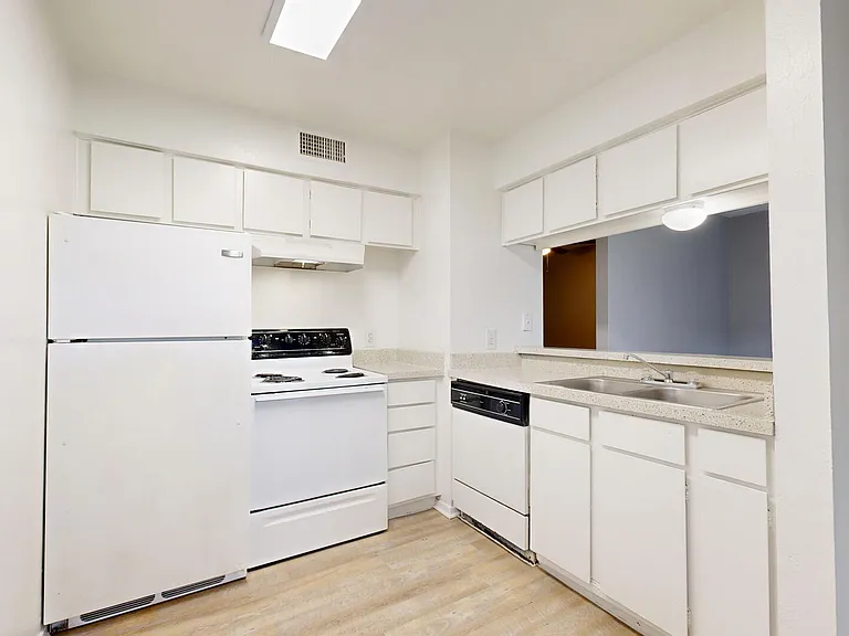 Addison Apartments at the Park — Photo 103