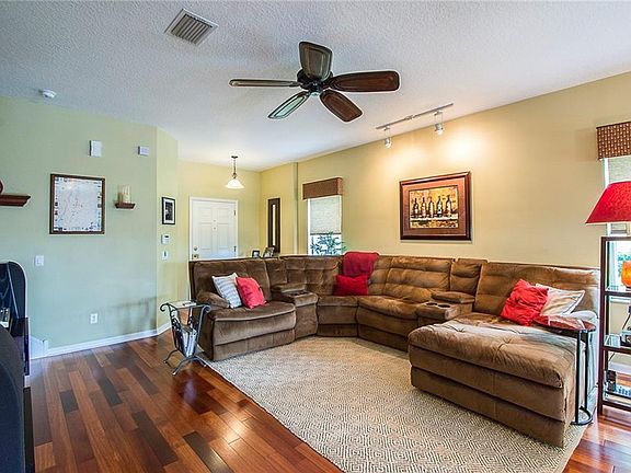 4th image of 2912 Girvan Dr