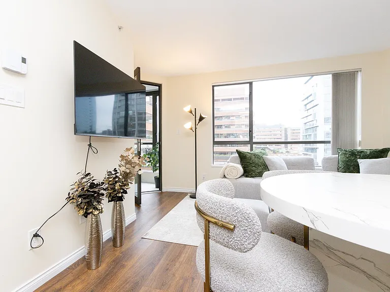 1189 Howe St #1501 — Photo 17