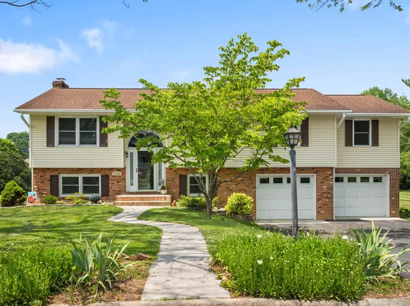 2522 Gloucester Dr, Blacksburg, VA 24060