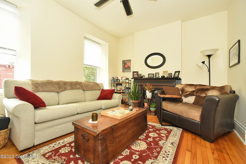 5th image of 111 Madison Street