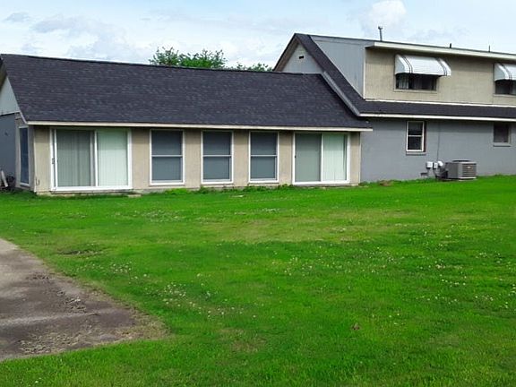 3rd image of 1550 Sumac Rd