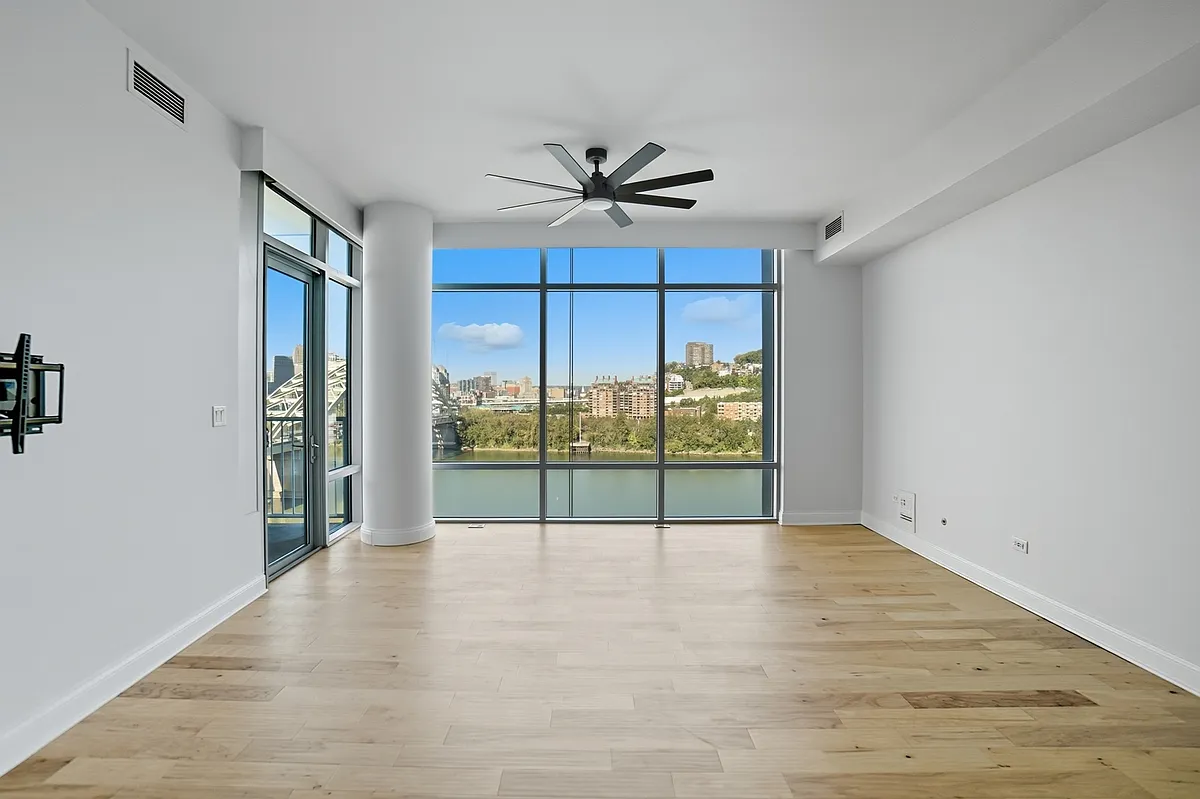 Building Photo - 400 Riverboat Row #1102